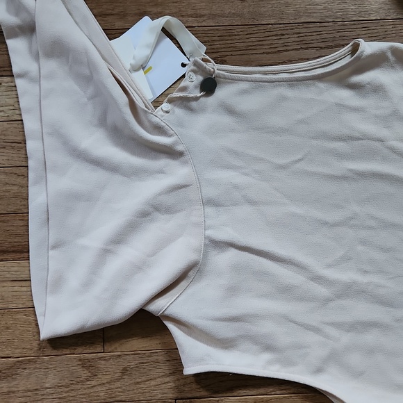 Cream colored top - Picture 2 of 10